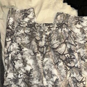 196 Refuge Camouflage Tree Print Shorts